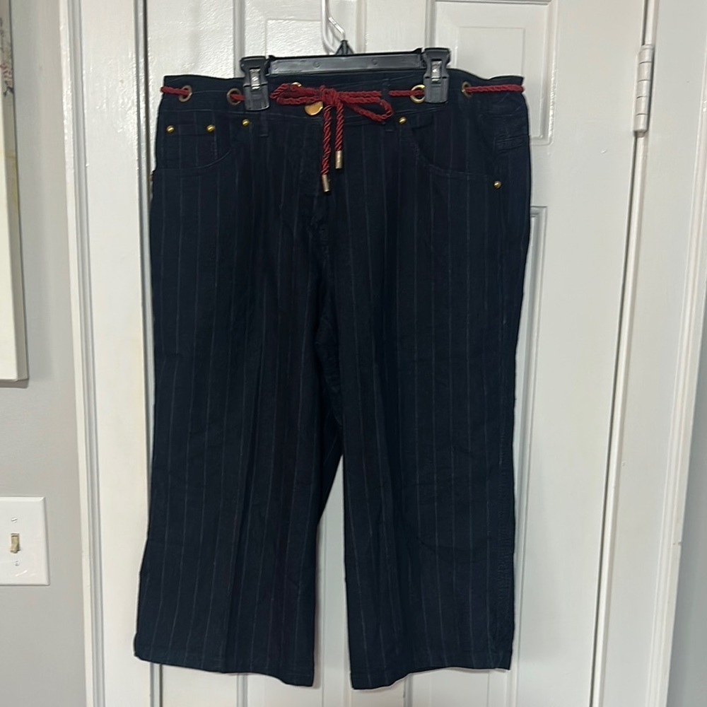 Larry Levine size 12 blue pinstripe Jean capri’s